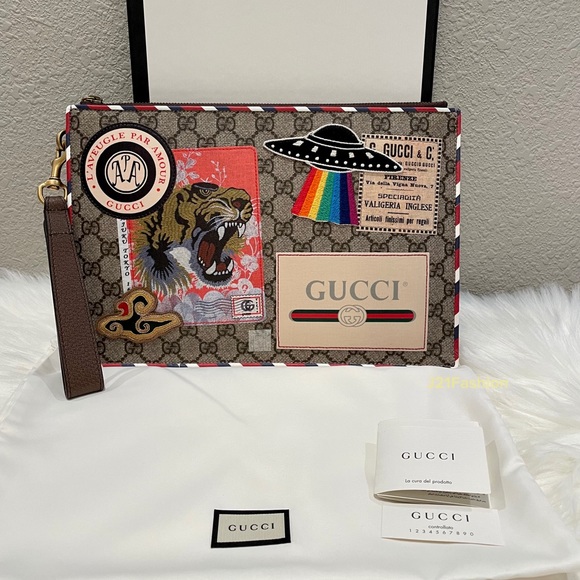 NEW Authentic Gucci Courrier GG Supreme Pouch - Picture 2 of 11